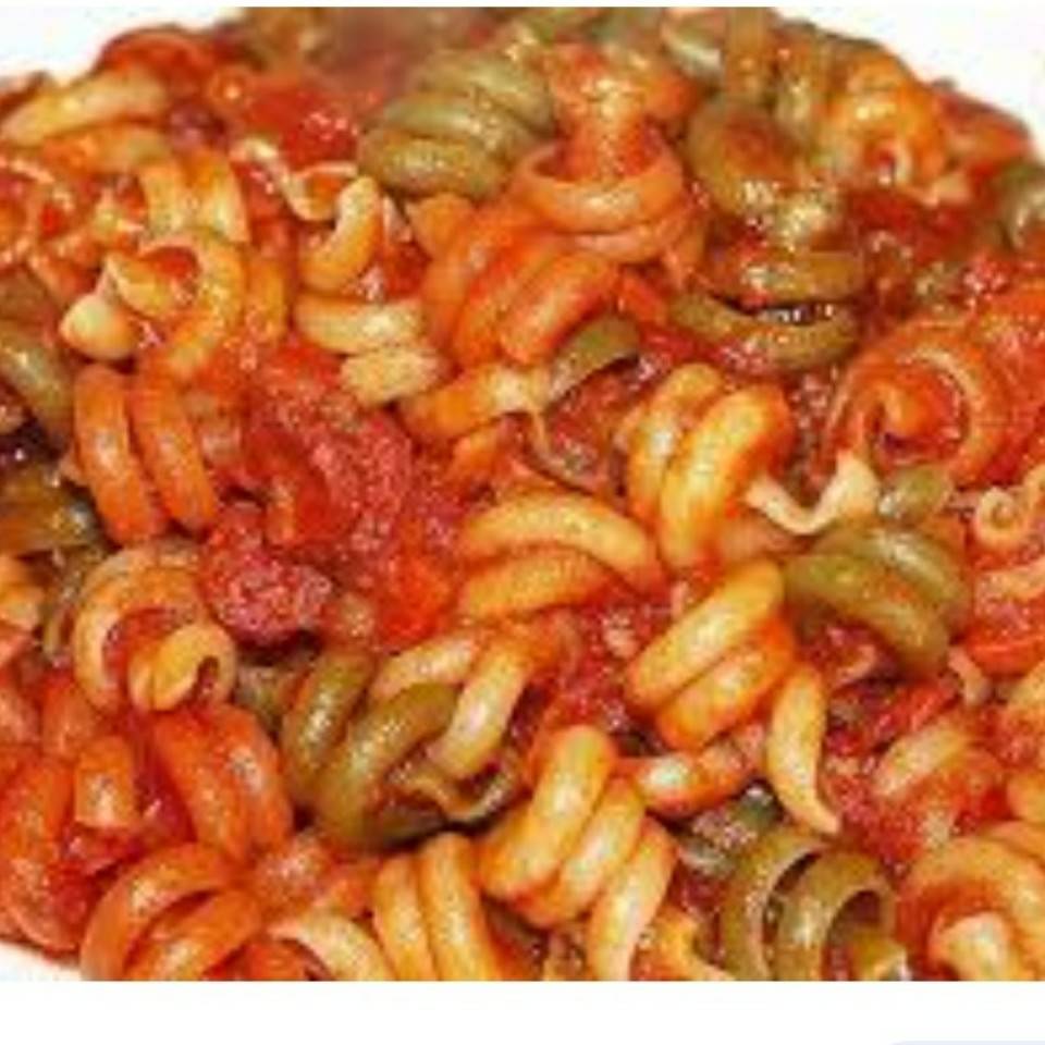 Pasta con salsa de verduras Pasta con salsa de verduras