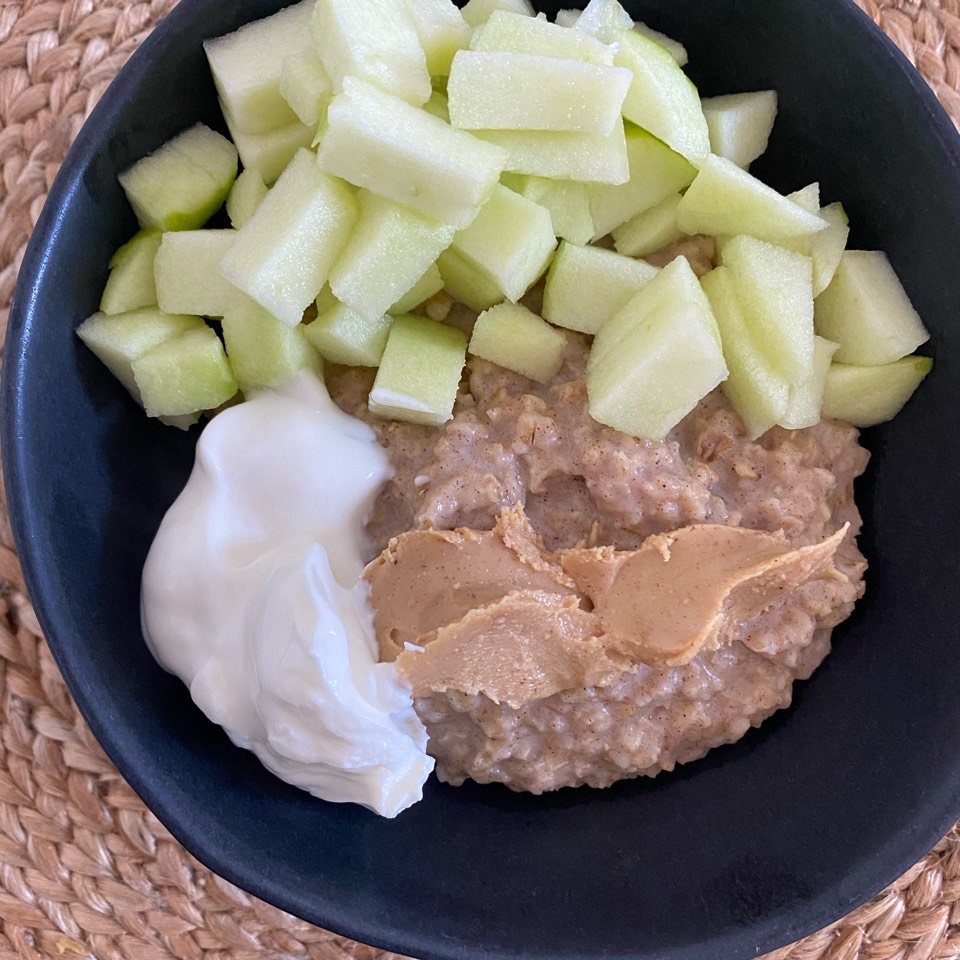 Porridge de avena con manzana y canela Porridge de avena con manzana y canela