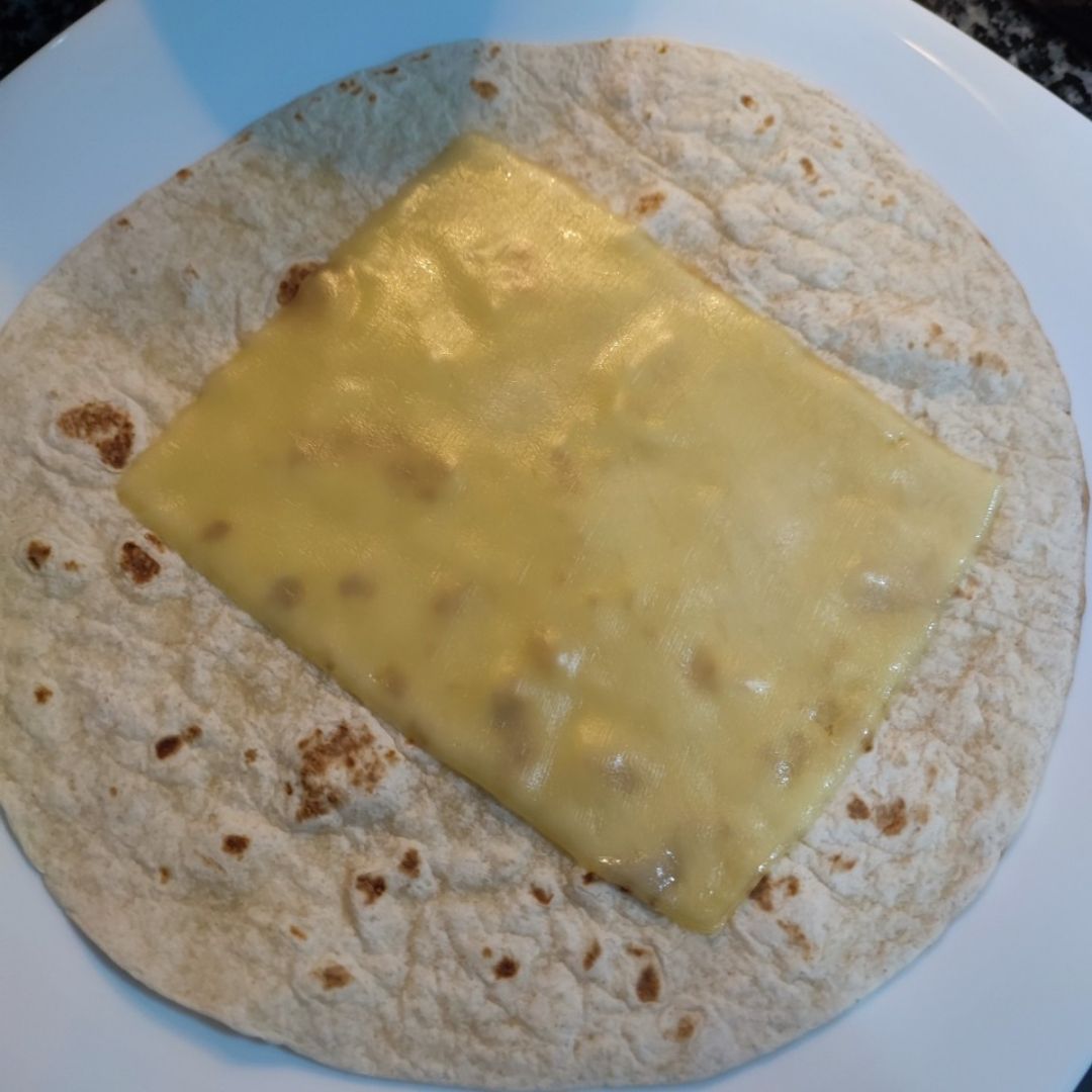 Wrap de pollo desmenuzado Paso 1 Wrap de pollo desmenuzado Paso 1