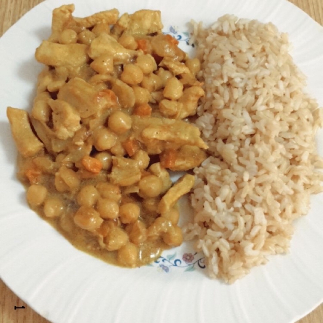 Pollo al curry con garbanzos Pollo al curry con garbanzos