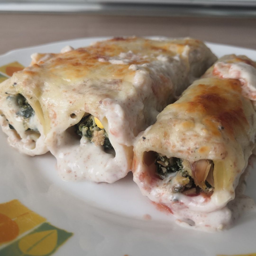 CanelONes de espinacas y atún CanelONes de espinacas y atún