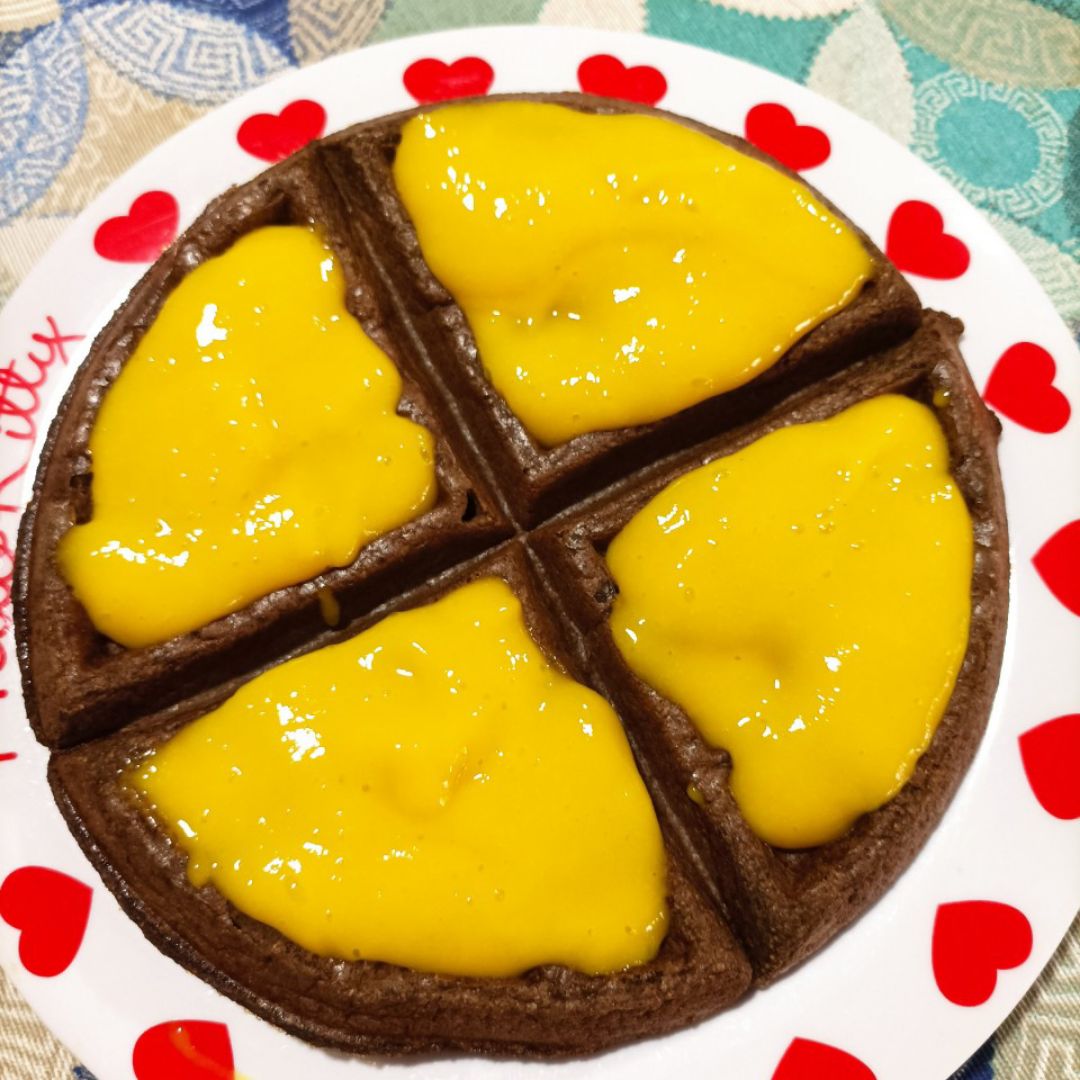 Gofre relleno de mango con cobertura de chocolate Paso 1 Gofre relleno de mango con cobertura de chocolate Paso 1
