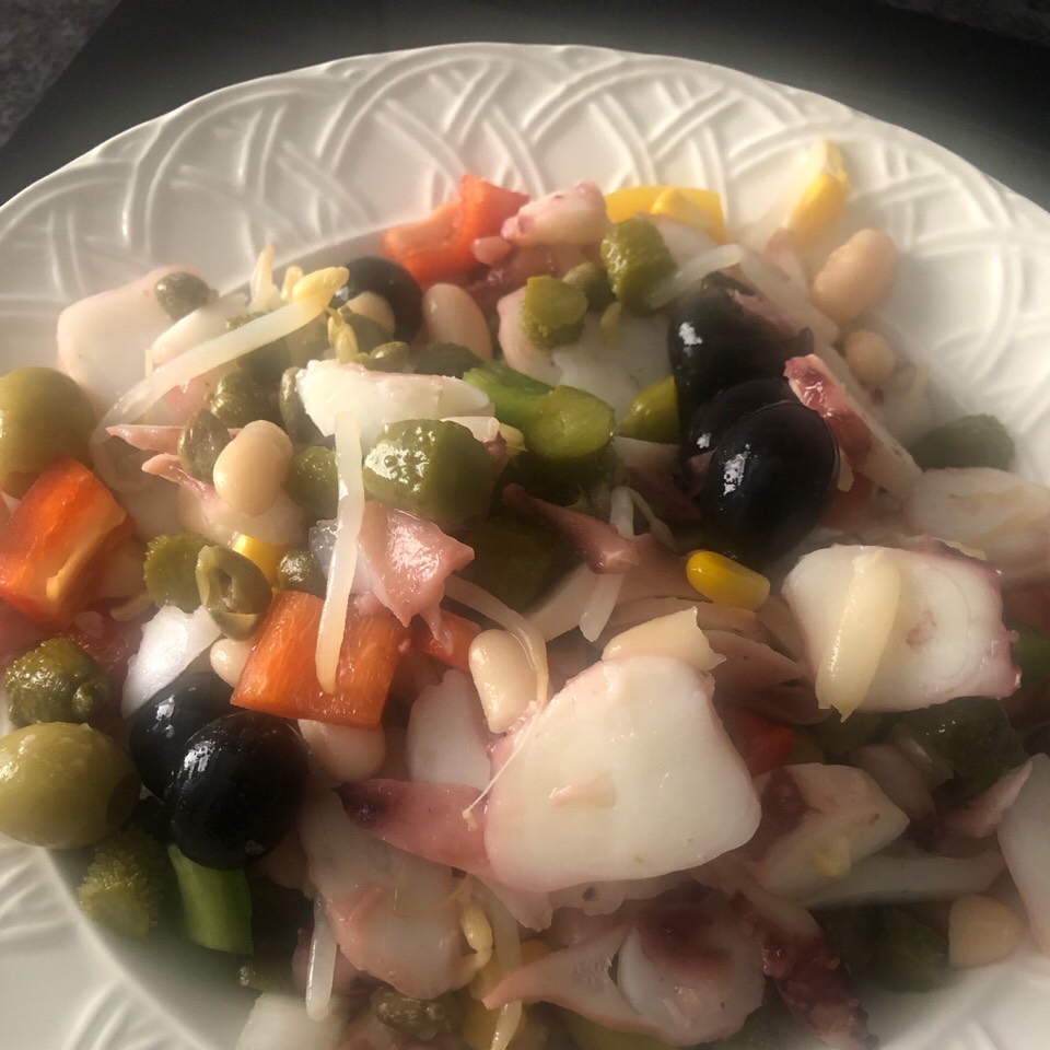 Salpicón de marisco con alubia blanca. Salpicón de marisco con alubia blanca.