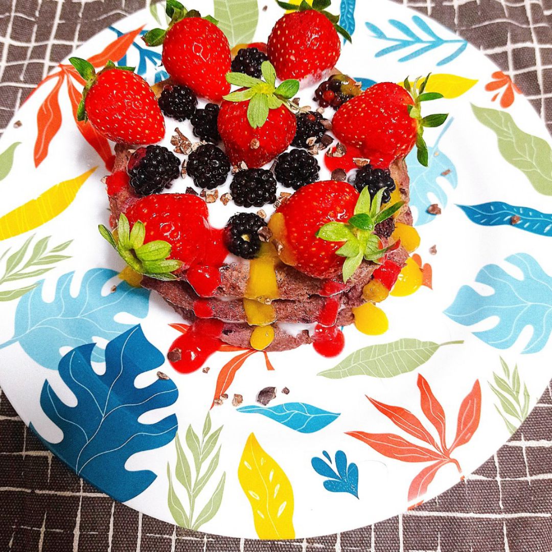 Tortitas 🥞 de mango 🥭 y moras 💜 veganas 💚 Tortitas 🥞 de mango 🥭 y moras 💜 veganas 💚