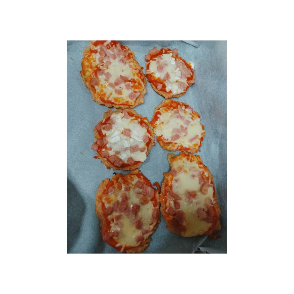 Mini pizzas con base de pollo Mini pizzas con base de pollo