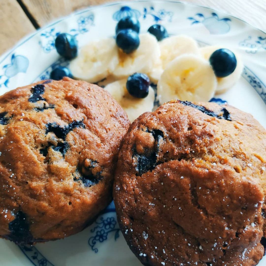 🧁 MUFFINS DE PLÁTANO Y ARÁNDANOS 🍌