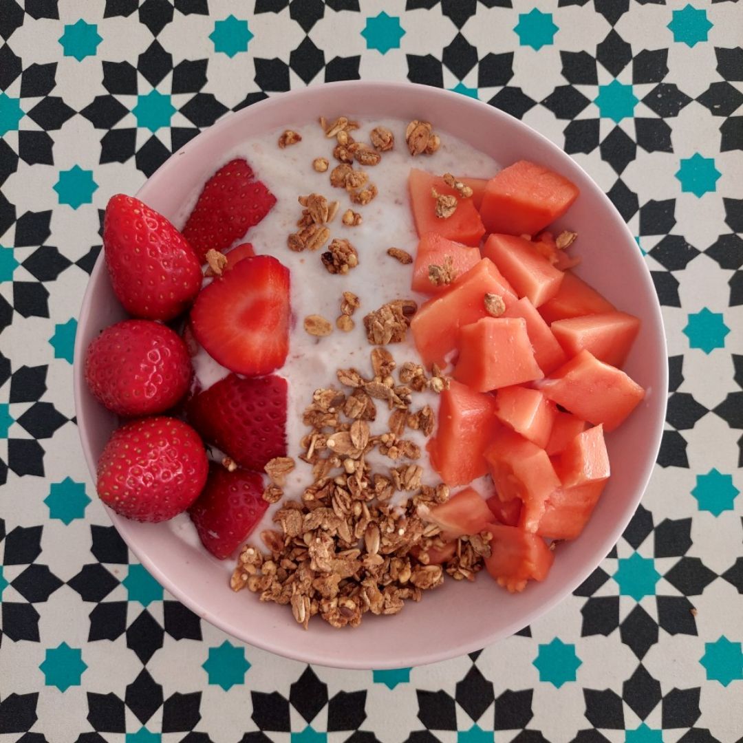 Fruta con yogur y muesli Fruta con yogur y muesli