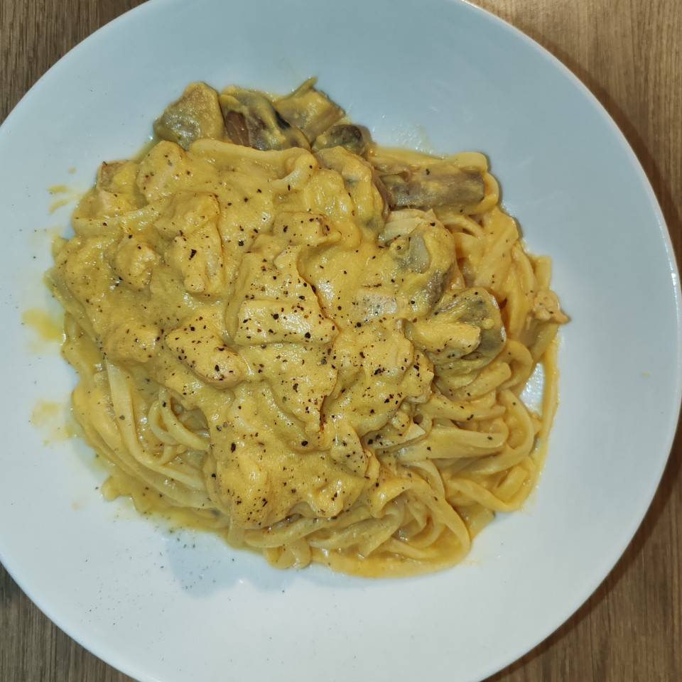Pasta con salsa de calabaza y pollo (u otra proteína) Pasta con salsa de calabaza y pollo (u otra proteína)