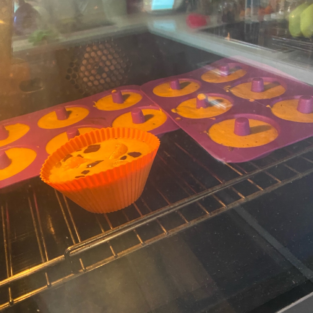 DONUTS 🍩 DE MANDARINA CON HARINA DE MAÍZ Y ALMENDRA SIN GLUTEN Paso 6 DONUTS 🍩 DE MANDARINA CON HARINA DE MAÍZ Y ALMENDRA SIN GLUTEN Paso 6