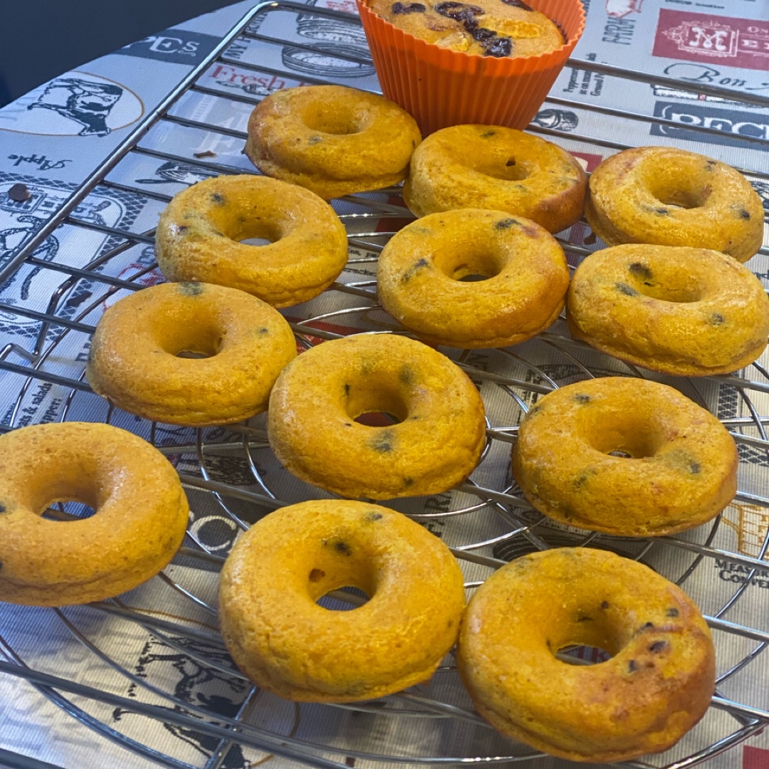 DONUTS 🍩 DE MANDARINA CON HARINA DE MAÍZ Y ALMENDRA SIN GLUTEN Paso 6 DONUTS 🍩 DE MANDARINA CON HARINA DE MAÍZ Y ALMENDRA SIN GLUTEN Paso 6