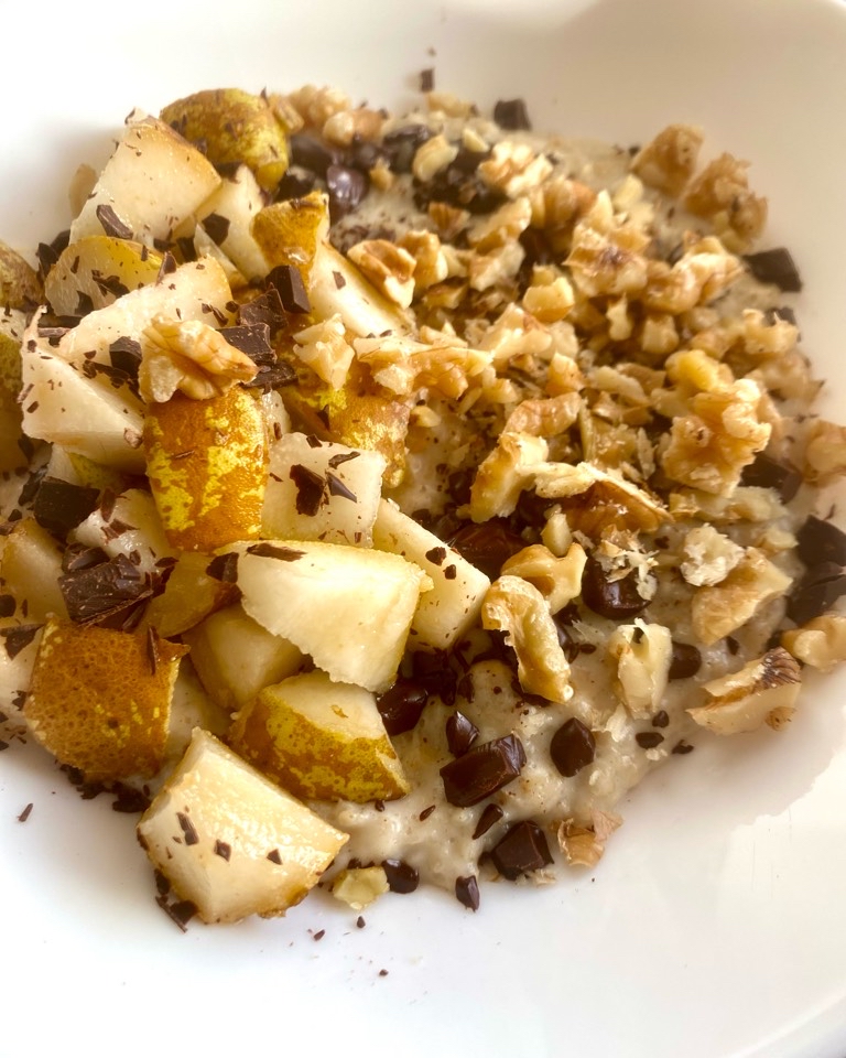 Porridge con pera chocolate y nueces 馃ィ馃崼 Porridge con pera chocolate y nueces 馃ィ馃崼