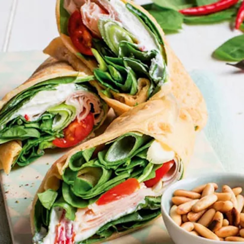 Wrap espinacas, tomate y mozzarella Wrap espinacas, tomate y mozzarella