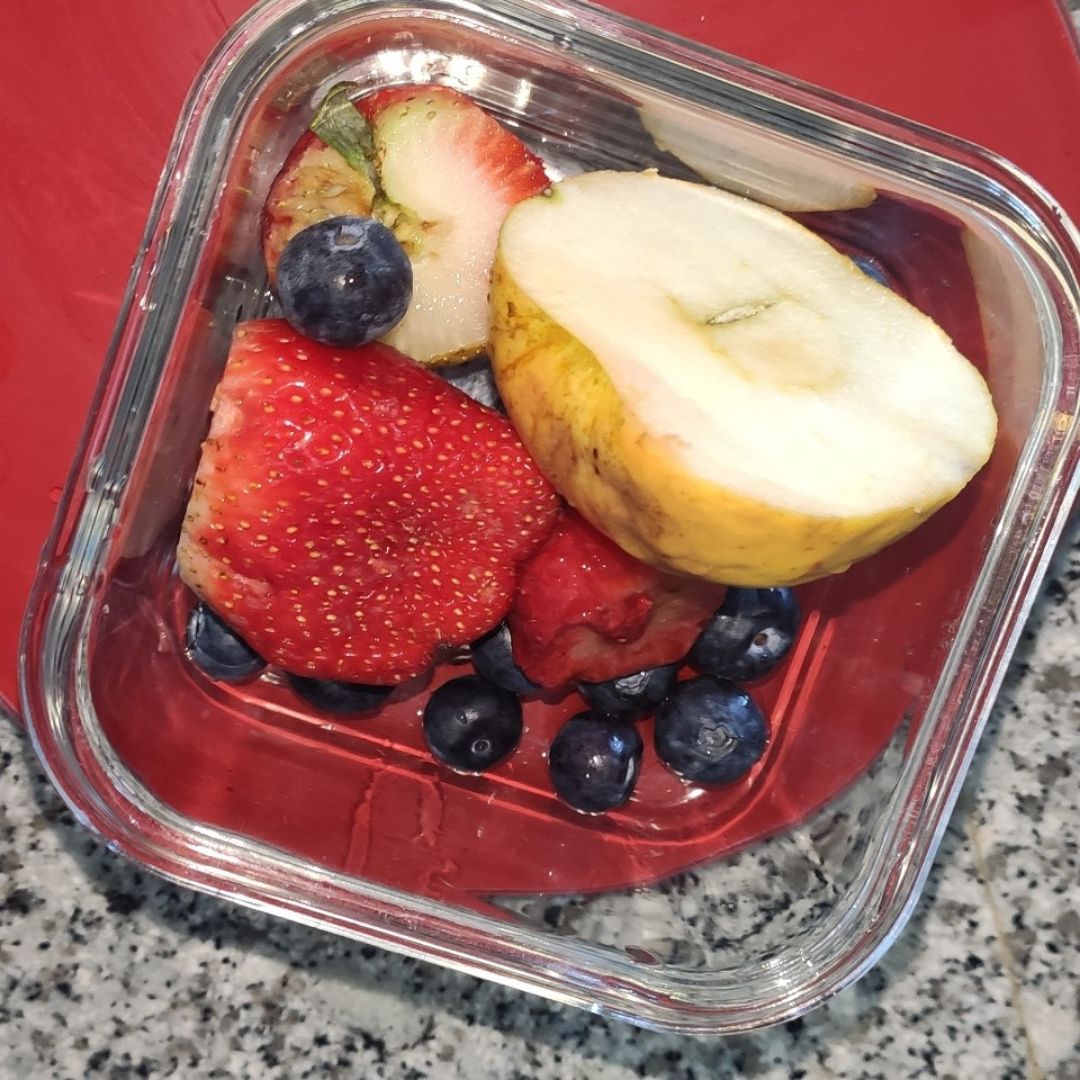 Porrigde de avena integral y algarroba con fruta Paso 7