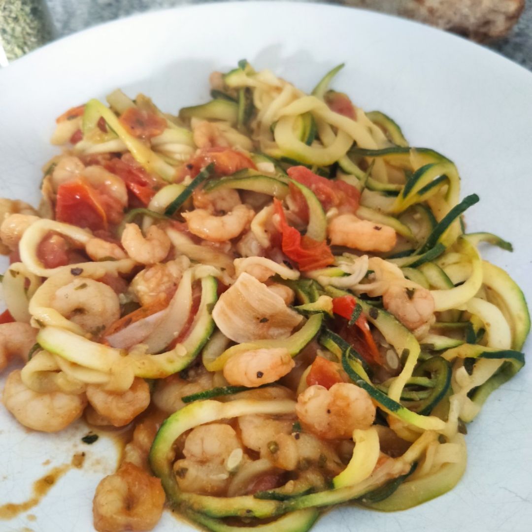 Calabacetis con gambas y tomates cherry Calabacetis con gambas y tomates cherry