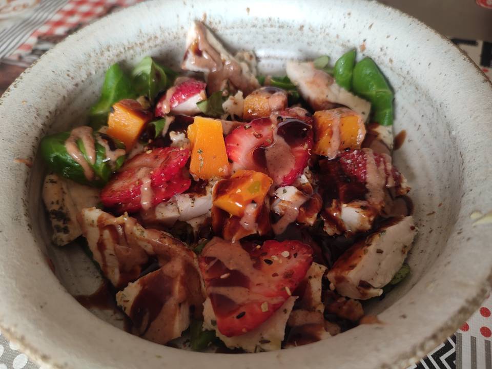 Ensalada proteica de pollo y calabaza. Ensalada proteica de pollo y calabaza.
