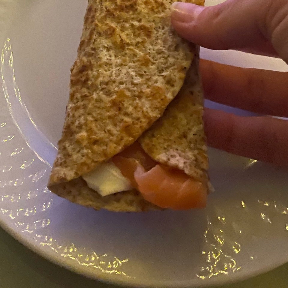 Fajita de salm贸n y queso crema light Fajita de salm贸n y queso crema light