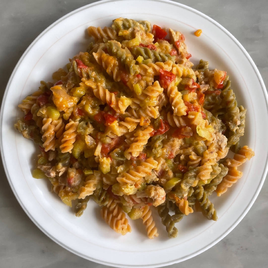 Pasta con calabacín, cherries y atún Paso 1