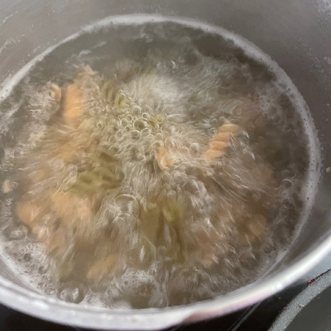 Pasta con calabacín, cherries y atún Paso 7