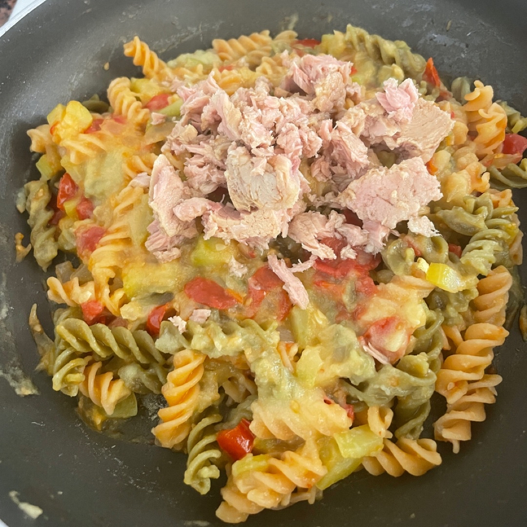 Pasta con calabacín, cherries y atún Paso 10