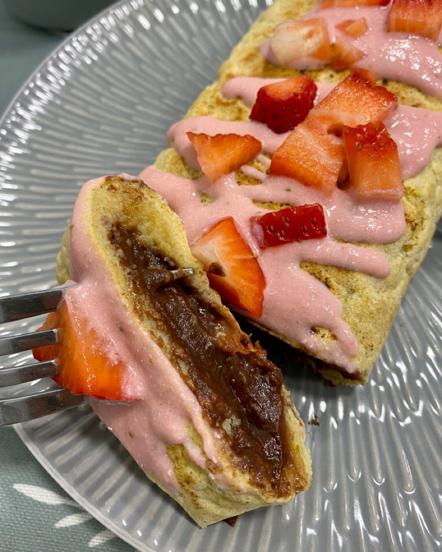 Bollito de avena con crema cacao y fresas 🍓 Bollito de avena con crema cacao y fresas 🍓