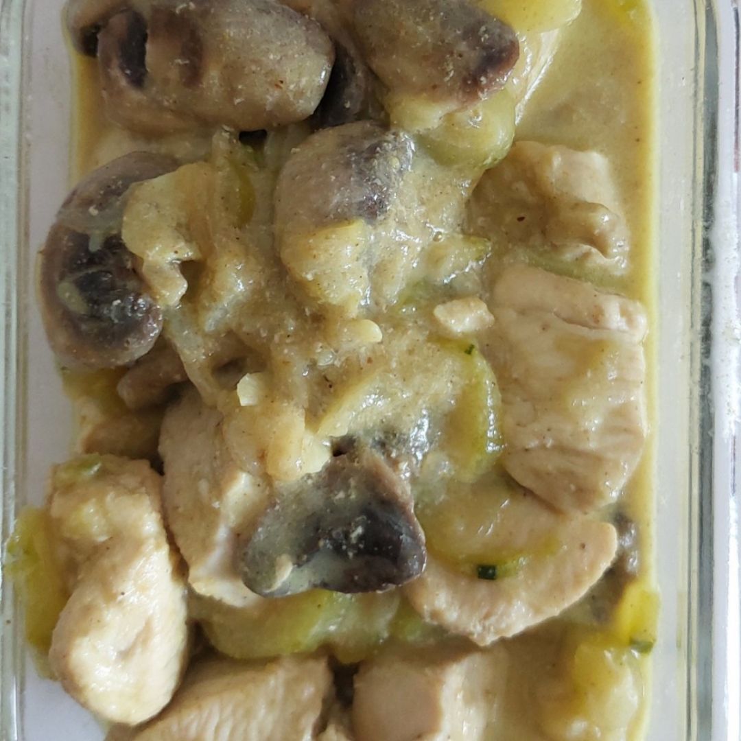 Pollo curry con verduras Pollo curry con verduras