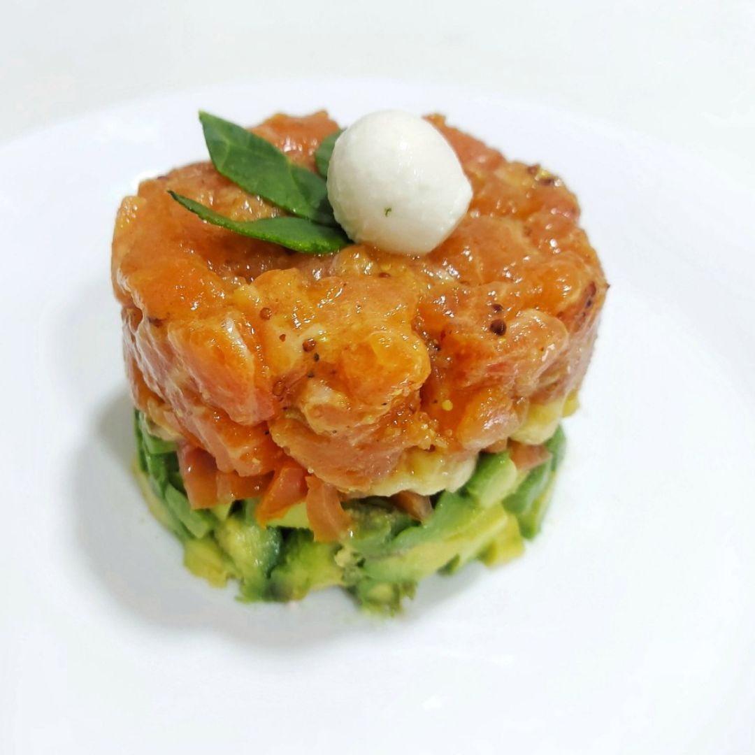 Tartar de salmón, mango y aguacate 🥑 Tartar de salmón, mango y aguacate 🥑