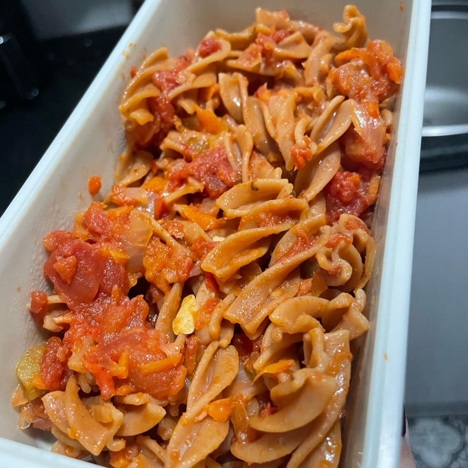 Macarrones de lentejas con verduras