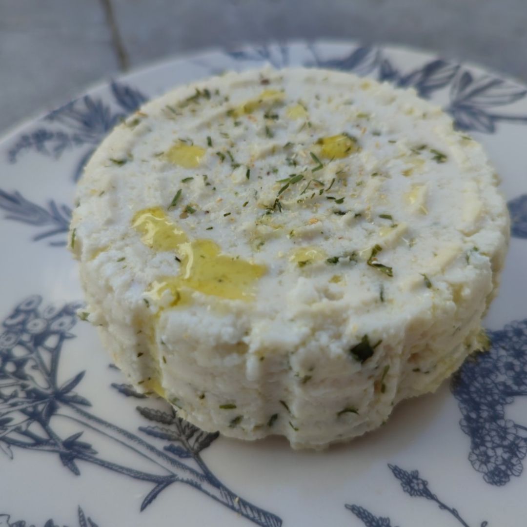 Queso fresco desnatado especiado. Queso fresco desnatado especiado.
