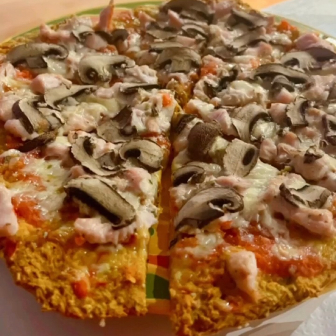 Pizza con base de zanahorias 🥕 Pizza con base de zanahorias 🥕