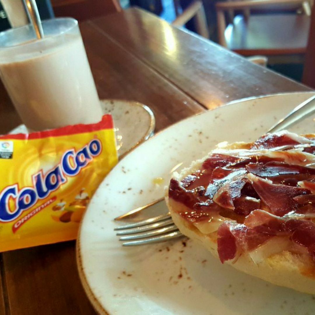 Tostada con Jamón Serrano y falso Colacao Tostada con Jamón Serrano y falso Colacao