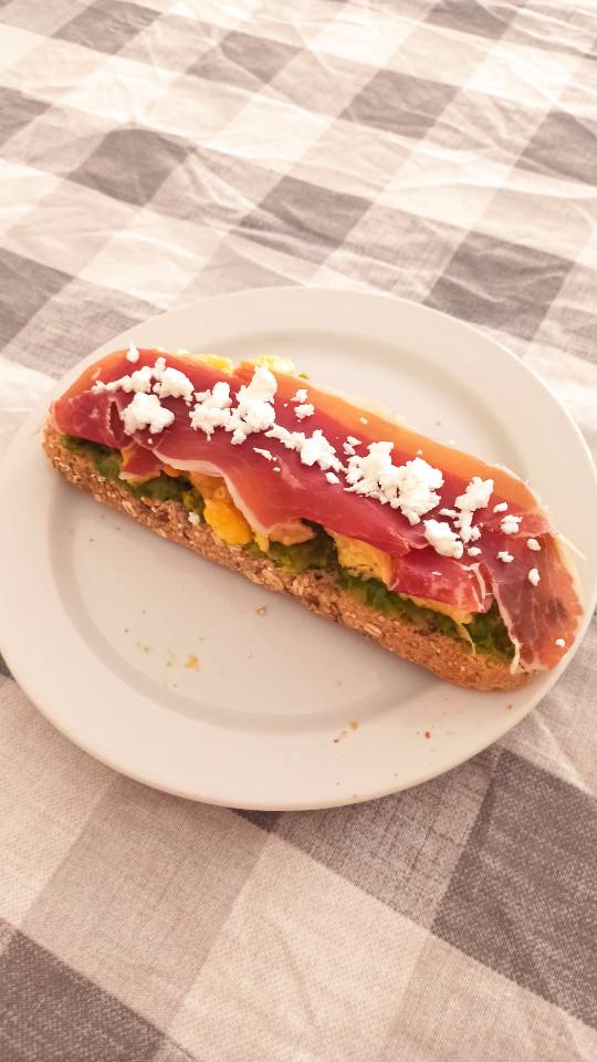Tostada s煤per completa 馃馃馃 Tostada s煤per completa 馃馃馃