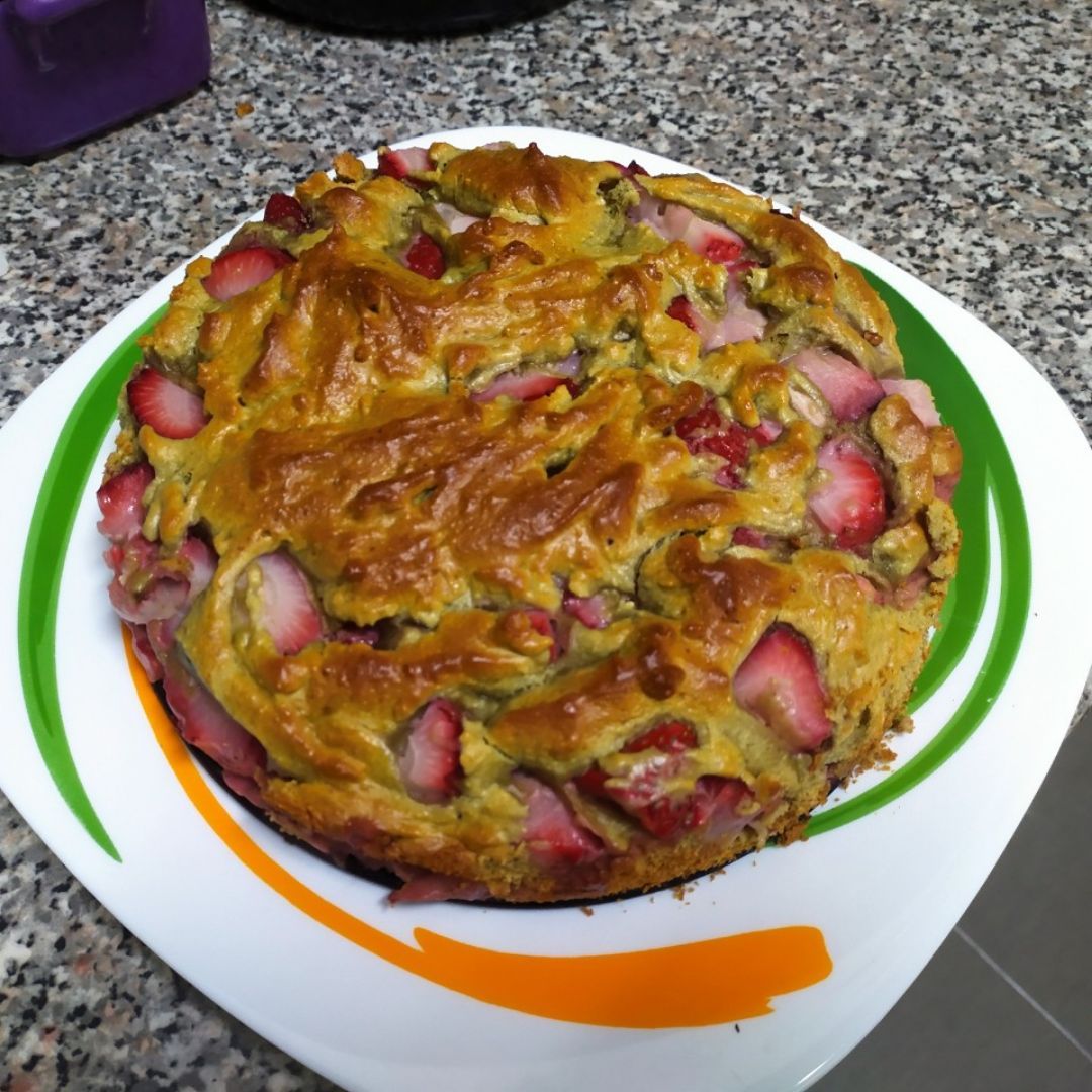 Bizcocho con fresas proteico