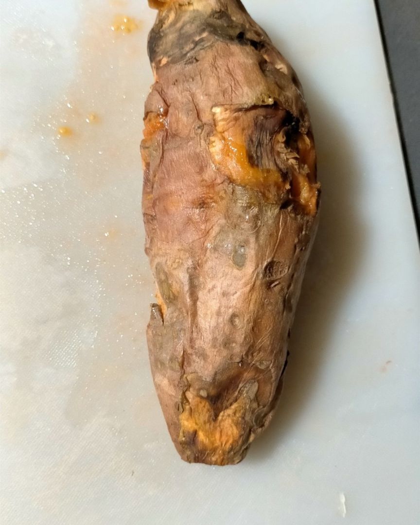 Batata rellena de verduras y salsa de kéfir. Paso 0 Batata rellena de verduras y salsa de kéfir. Paso 0