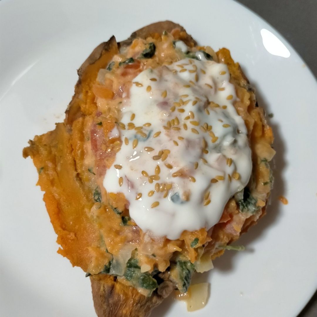 Batata rellena de verduras y salsa de kéfir. Paso 5 Batata rellena de verduras y salsa de kéfir. Paso 5