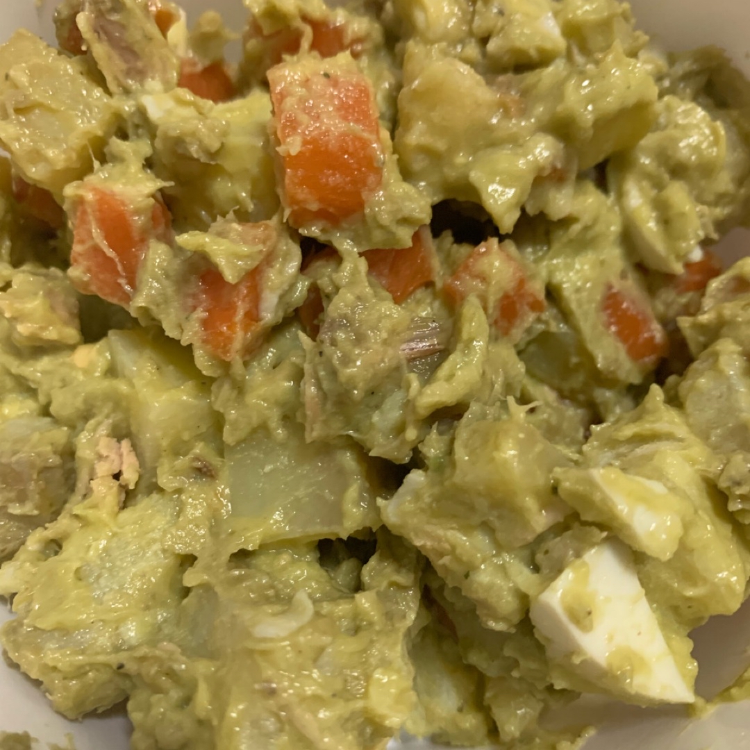 Ensaladilla con “mayonesa” de aguacate Ensaladilla con “mayonesa” de aguacate