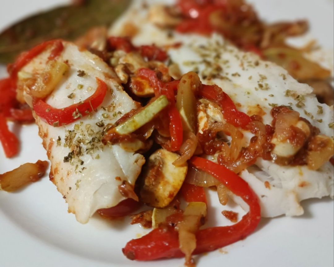 Merluza con verduras de temporada Merluza con verduras de temporada