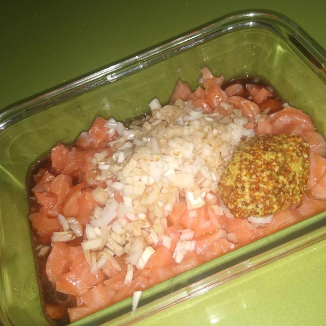 Tartar de salmón y aguacate Paso 3 Tartar de salmón y aguacate Paso 3