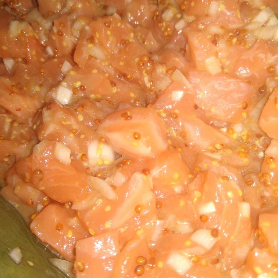 Tartar de salmón y aguacate Paso 4 Tartar de salmón y aguacate Paso 4
