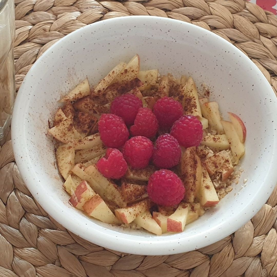Porridge de manzana y frambuesas Porridge de manzana y frambuesas