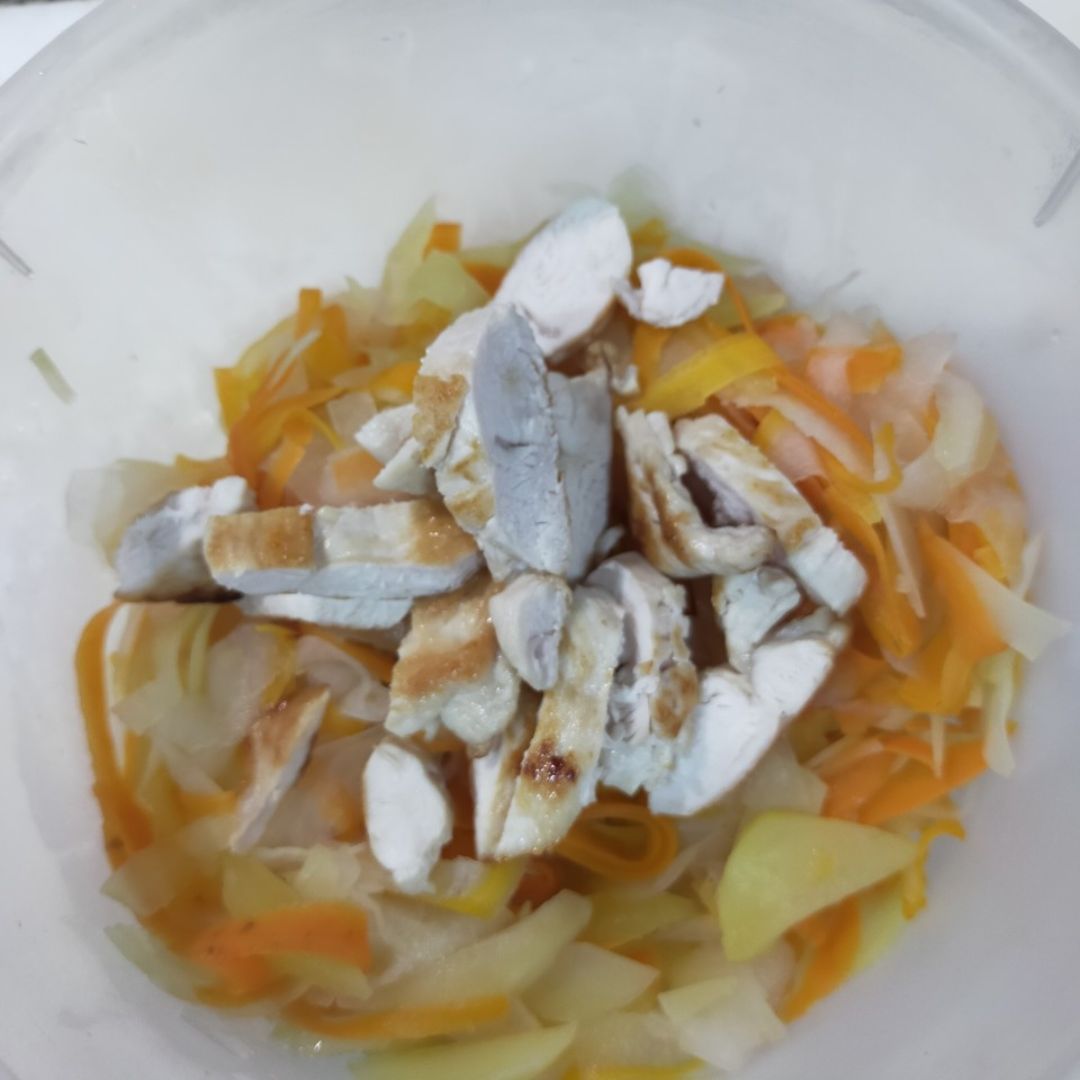 🍈 Ensalada templada de kohlrabi, zanahoria y pollo Paso 2 🍈 Ensalada templada de kohlrabi, zanahoria y pollo Paso 2