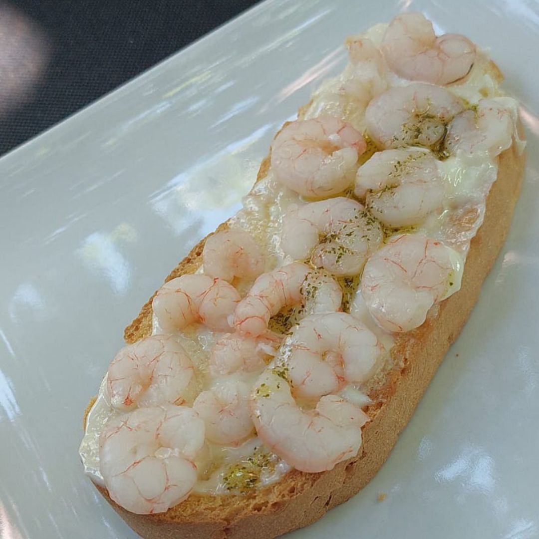Tosta de gambas y mayonesa casera Tosta de gambas y mayonesa casera