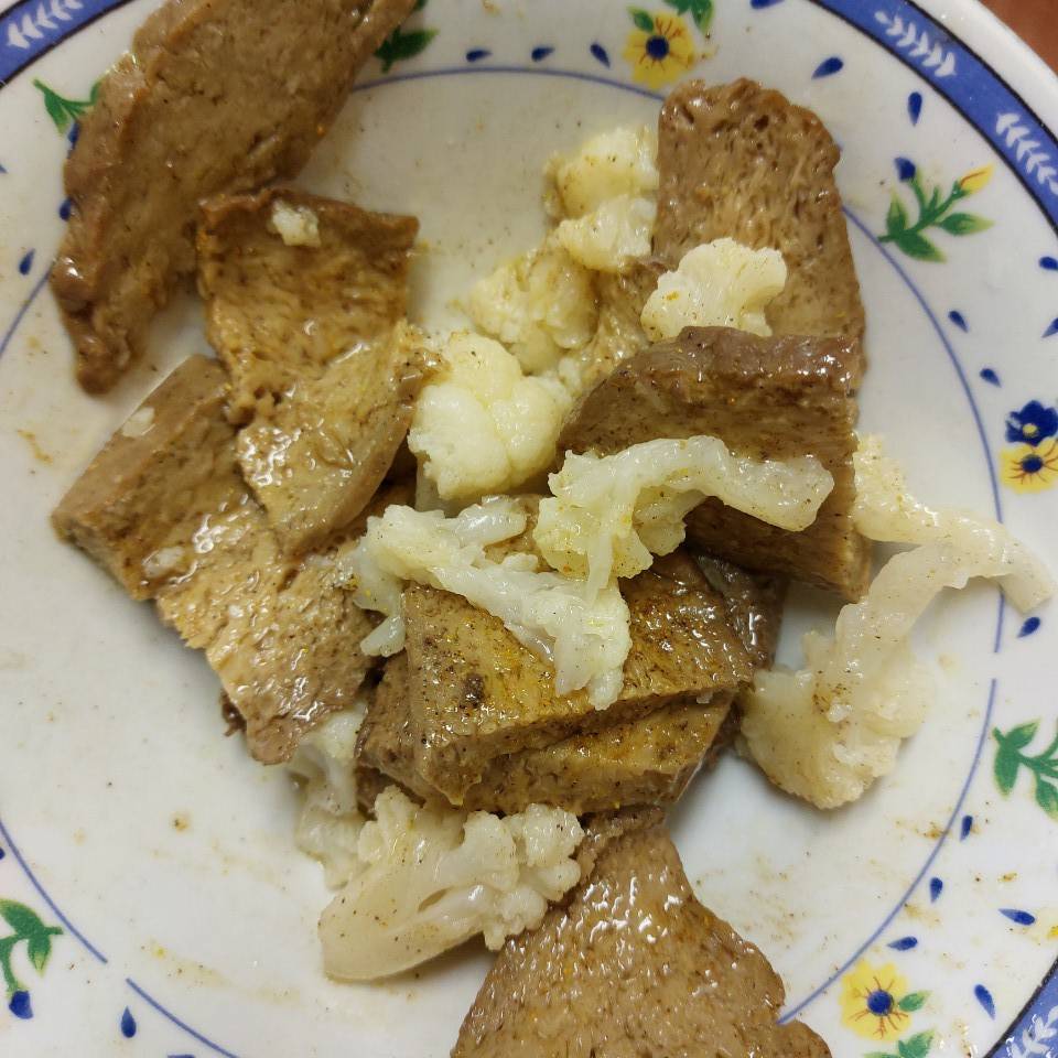 Seitán y coliflor al curry