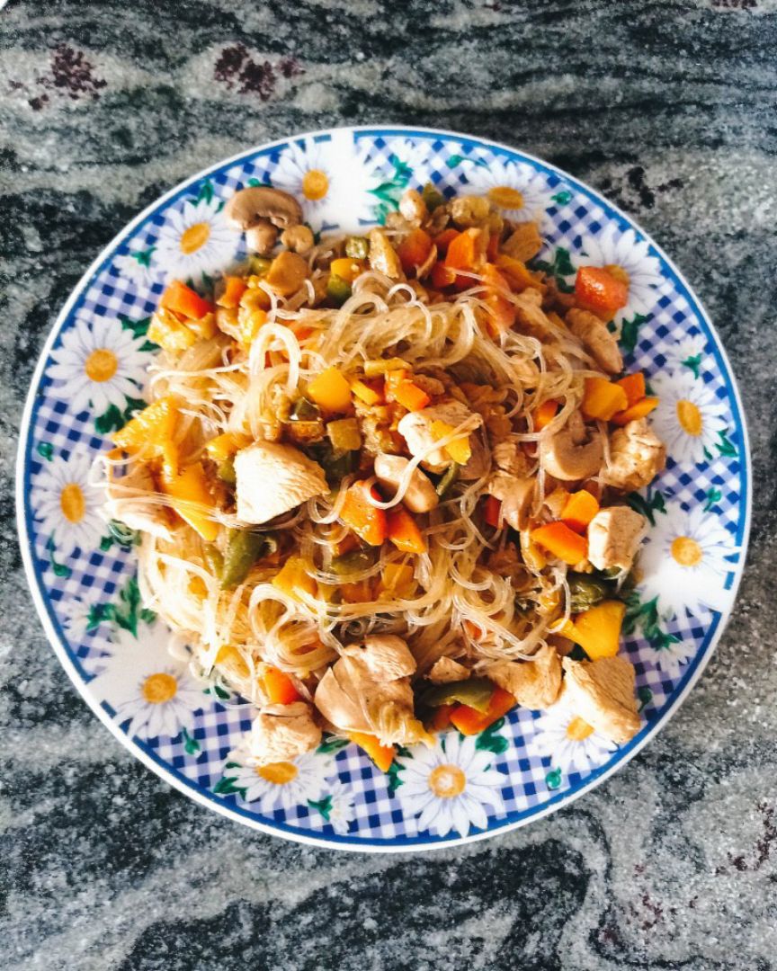 FIDEOS CON VERDURA Y POLLO FIDEOS CON VERDURA Y POLLO