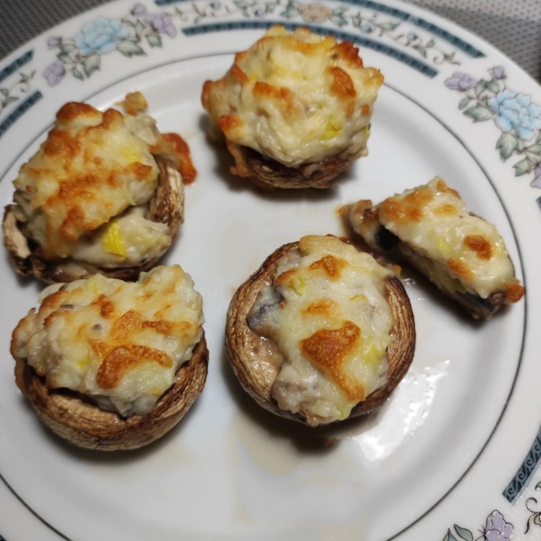 Champiñones rellenos de puerro Champiñones rellenos de puerro