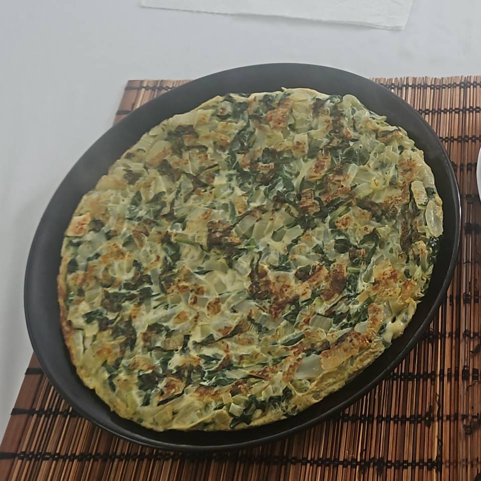 Tortilla de acelgas y cebolla Tortilla de acelgas y cebolla