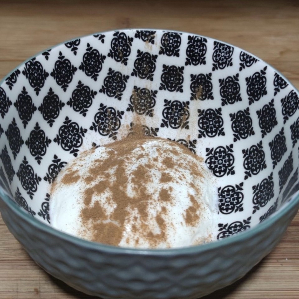 Yogurt con canela Yogurt con canela