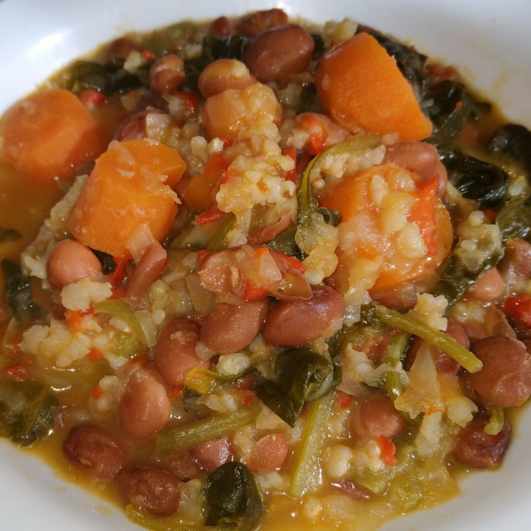 Judías canela con hojas de rababitos y otras verduras Judías canela con hojas de rababitos y otras verduras