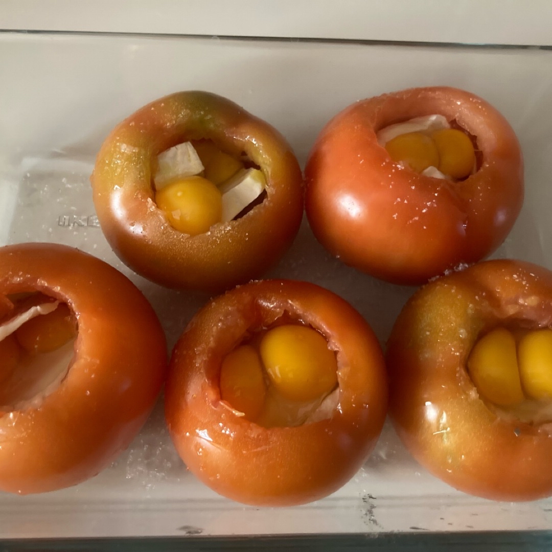 Tomates rellenos de queso de cabra ,jamón ibérico y huevos de codorniz Paso 2 Tomates rellenos de queso de cabra ,jamón ibérico y huevos de codorniz Paso 2
