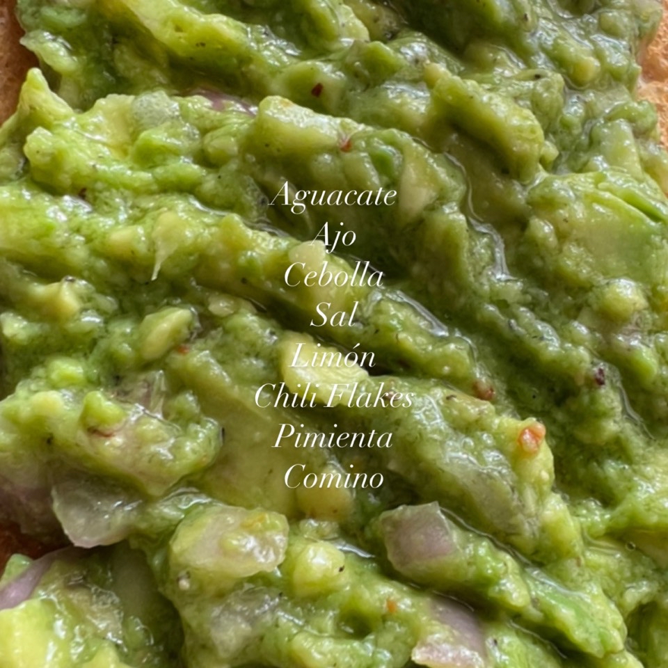 Tostada con guacamole Tostada con guacamole