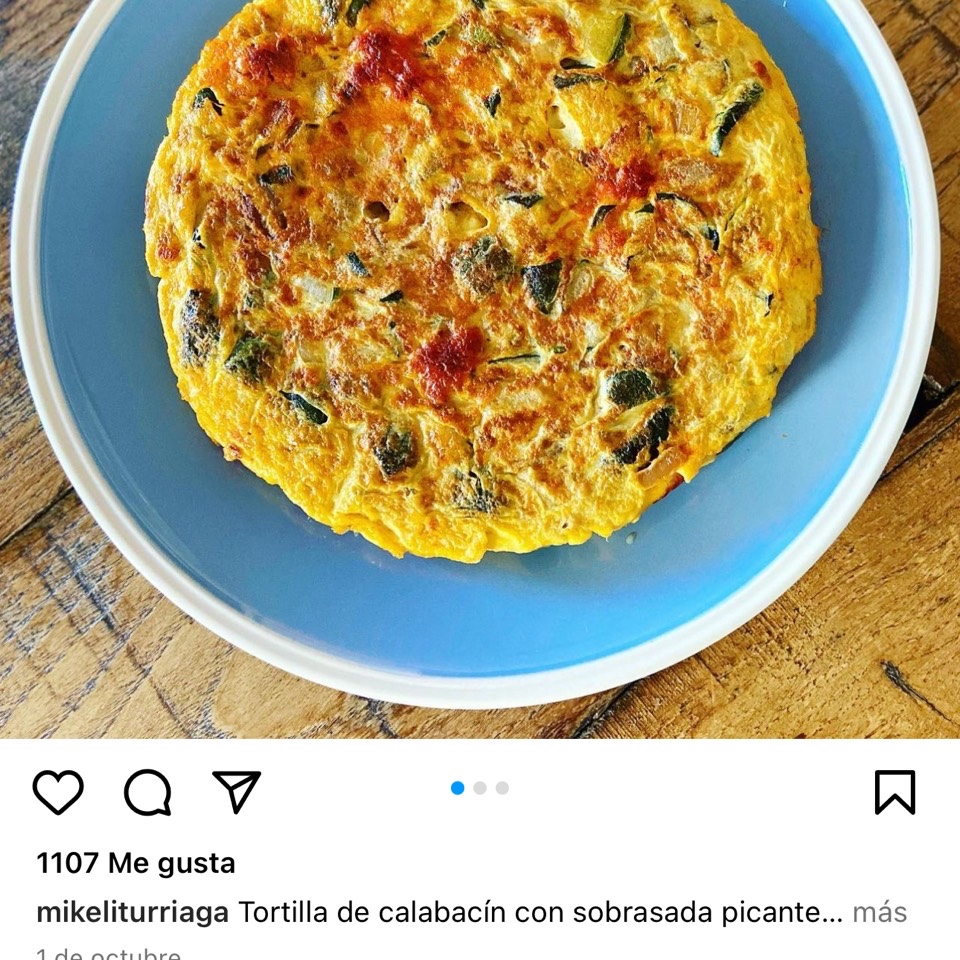 Tortilla de calabacín , patata y pimeirno verde Tortilla de calabacín , patata y pimeirno verde